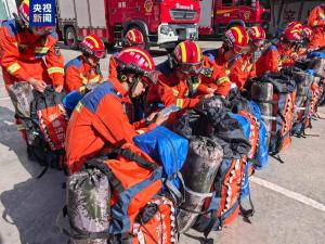 新疆吐鲁番市发生4.7级地震 救援队伍迅速集结待命