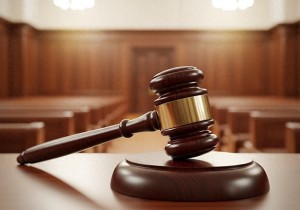 男子帮人代考科目获利超万元 一审获刑1年8个月