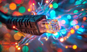 AI光通信狂欢：有人单季赚57亿 行业冰火两重天