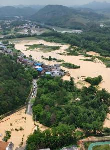 一场极端暴雨，洪水量级差10倍？水库隐患暴露无遗