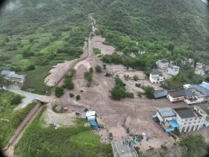 四川泸定成功避险一起泥石流灾害 预警及时避免伤亡