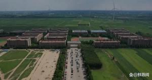 公职人员被举报侵吞8亿资产 名校股权之争引发关注