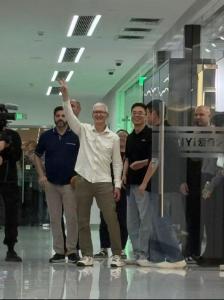 库克到访爱奇艺总部 龚宇亲自接待