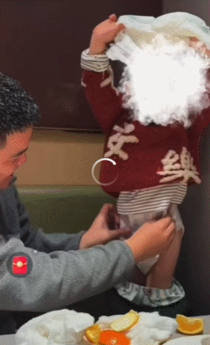 幼童把纸尿裤扔锅里海底捞报警 门店已报警处理