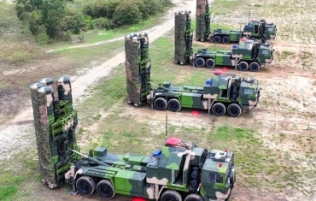 砥砺胜战之能 东部战区空军跨昼夜鏖战