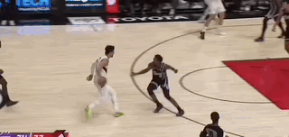 两场25分，你对杨瀚森放心一些了吗？ 赢得主帅信任