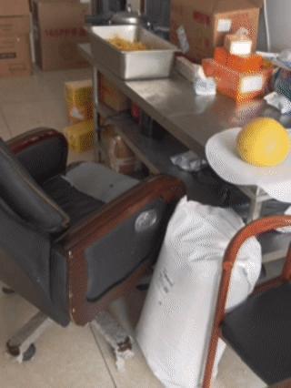 多所高校周边潜伏“幽灵外卖” 虚假店铺泛滥