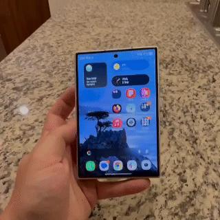 iPhone Duo成华为小米最危险追随者 黄牛高价代抢引发热议