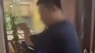 函授机构拳打记者暴摔摄像机