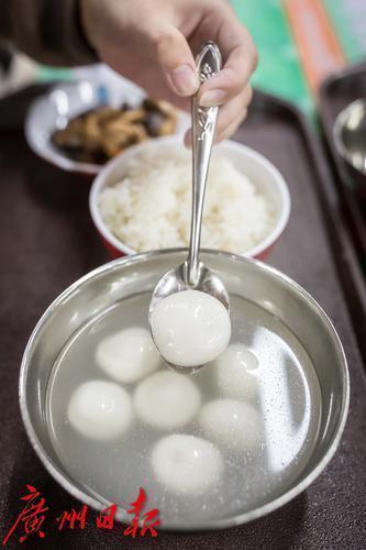 4個(gè)湯圓=1碗米飯？醫(yī)生建議每餐不超6個(gè) 熱量“炸彈”需謹(jǐn)慎