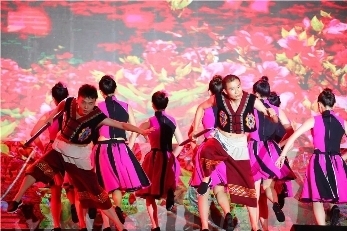 中国著名歌舞编导夏冰：华夏绿色中国行 凝眸国色满庭芳