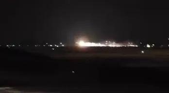 馬來西亞一美制“大黃蜂”戰(zhàn)機起飛后墜毀：發(fā)動機噴出大量火花 爆炸聲巨大