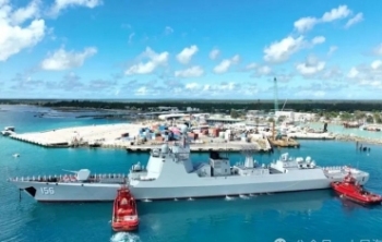 海军淄博舰抵达汤加