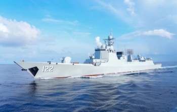 海军唐山舰、大庆舰、太湖舰奔赴亚丁湾