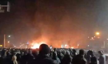 已死500余人！伊朗公开放话 警告打击美军基地