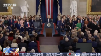 美移民局被讽为世界第17大军，美移民局特工每日KPI抓3000人