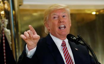 特朗普称大法官是国家的耻辱 关税裁决引激烈抨击