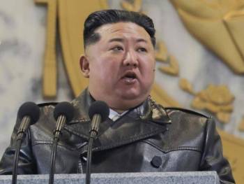 朝鲜突然大阅兵释放什么信号 政治收官与军事亮剑