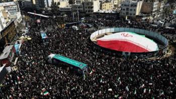 伊朗导弹耗尽？伊斯兰革命卫队祭出“新王牌” 新型导弹登场