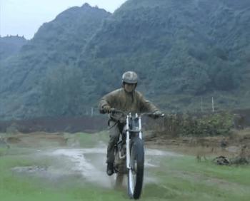 张雪爆火 媒体是“马后炮”吗