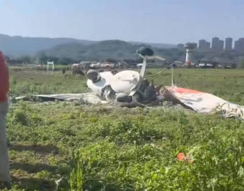 飞行器从男子头顶飞过不到10秒坠机 发动机异常引发事故