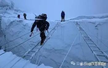 珠峰向导被遗忘在死亡区6天6夜生还 极限求生奇迹