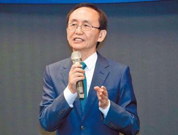 吴子嘉批民调专家戴立安不要脸 十年照顾换翻脸