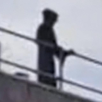 英国男子扮死神引发恐慌被捕 医院屋顶惊魂