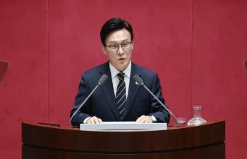 韩执政党党首：只看美国的时代结束了，韩国需自强自立