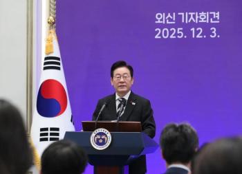 李在明支持率跌至新低 政府反思改进