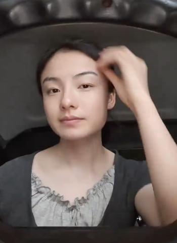 女兵一键变装太帅了！
