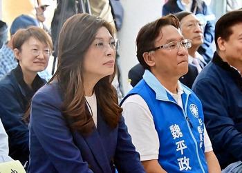 郑丽文宣布启动大型造势 蓝营首场联合大造势