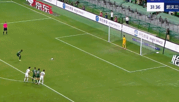 法比奥五连杀!造点 点射,17球领跑射手榜,4战三镇均破门 国安锋霸闪耀赛场