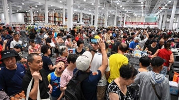 Costco开业半天被买停业 Costco's first store in China closes early due to overcrowding