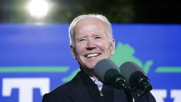 Biden ties Republican in race for Va. governor to Trump