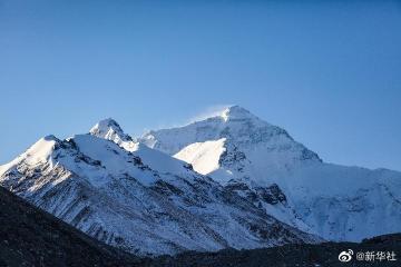 珠峰科考14名科考队员挺进海拔7028米北坳营地