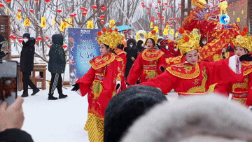 全球连线丨冰雪经济“点燃”中国东北小城春节假期