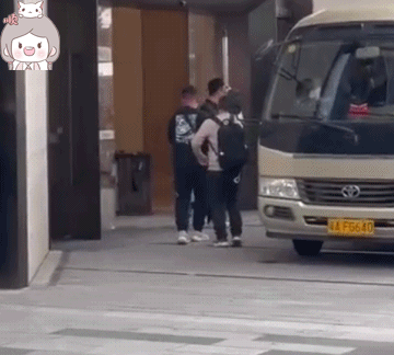 网友在顺德偶遇邓超