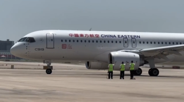 新华全媒+丨新华社记者跟机探访C919大飞机