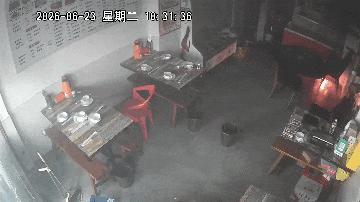 药材仓库电器故障起火损失1890万 电冰箱超龄使用引发警示