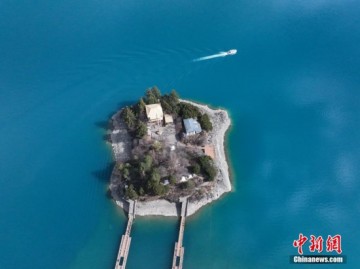 西藏林芝：春日巴松措静谧柔美