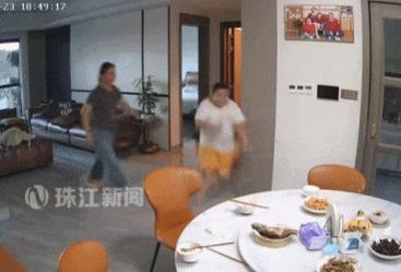 地震“干饭小孩哥”：以后不贪吃了 地震中不忘吃饭逗乐网友