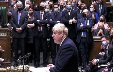 英首相约翰逊因“派对丑闻”遭党内外逼宫