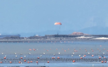 韩国战机坠海 飞行员跳伞画面曝光