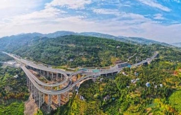 中国基建破多个纪录 3条高速在三峡库区联成环