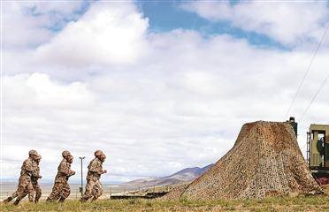 多部队推进实战化军事训练 紧贴战场锤炼硬本领
