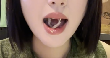 吃一碗活章鱼冷面 餐桌上的冒险