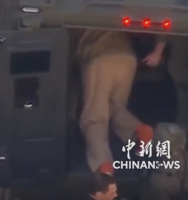 马杜罗夫妇被押往纽约联邦法院"出庭"完整版