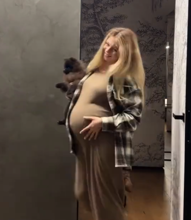 特鲁索娃当妈妈了 去年和马卡尔·伊格纳托举行了婚礼