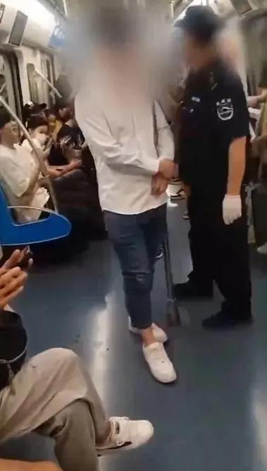 男子地铁被诬陷偷拍案一审宣判